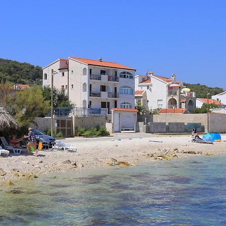 Apartments By The Sea Slatine, Ciovo - 14541 Bagian luar foto