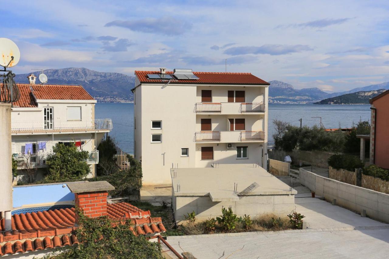 Apartments By The Sea Slatine, Ciovo - 14541 Bagian luar foto