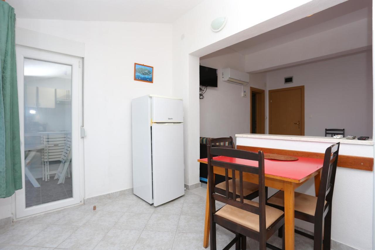 Apartments By The Sea Slatine, Ciovo - 14541 Bagian luar foto